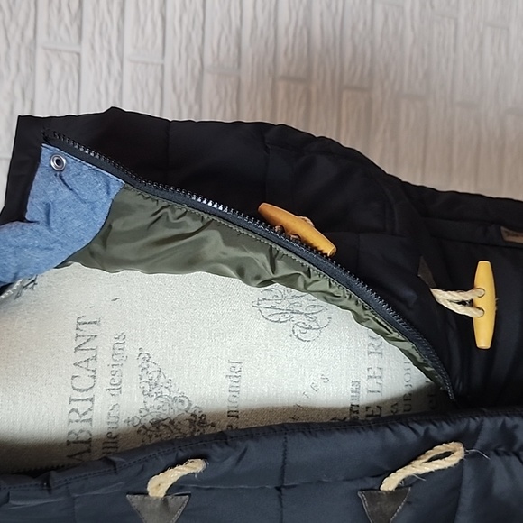 Legendary Whitetails Vest - Picture 2 of 3